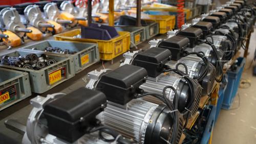 商場中庭電動吊鉤電機安裝詳解